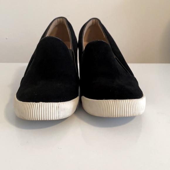Black suede hidden wedge platform sneakers - Picture 2 of 8
